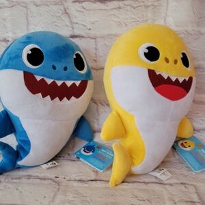 Pink Fong Daddy and Baby Shark Plush‎ NWT